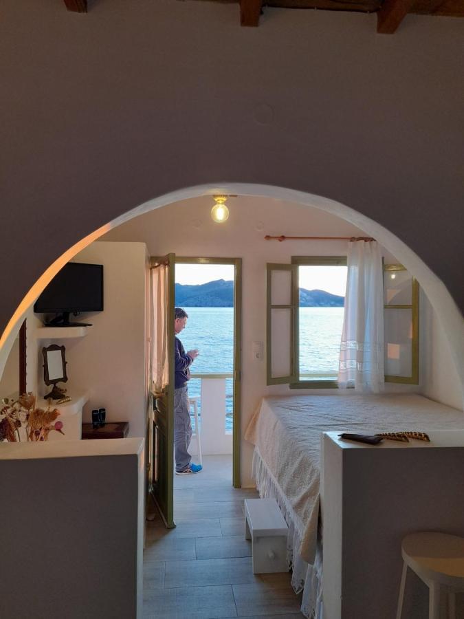 Milos By The Sea - Eco House Plaka  Exteriér fotografie