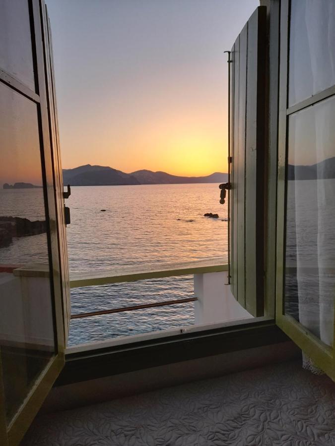 Milos By The Sea - Eco House Plaka  Exteriér fotografie